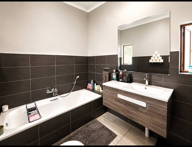 1 BEDROOM APARTMENT FOR SALE IN GLENHAZEL